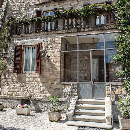 La Rosa Di Francesco Inn Valfabbrica Buitenkant foto