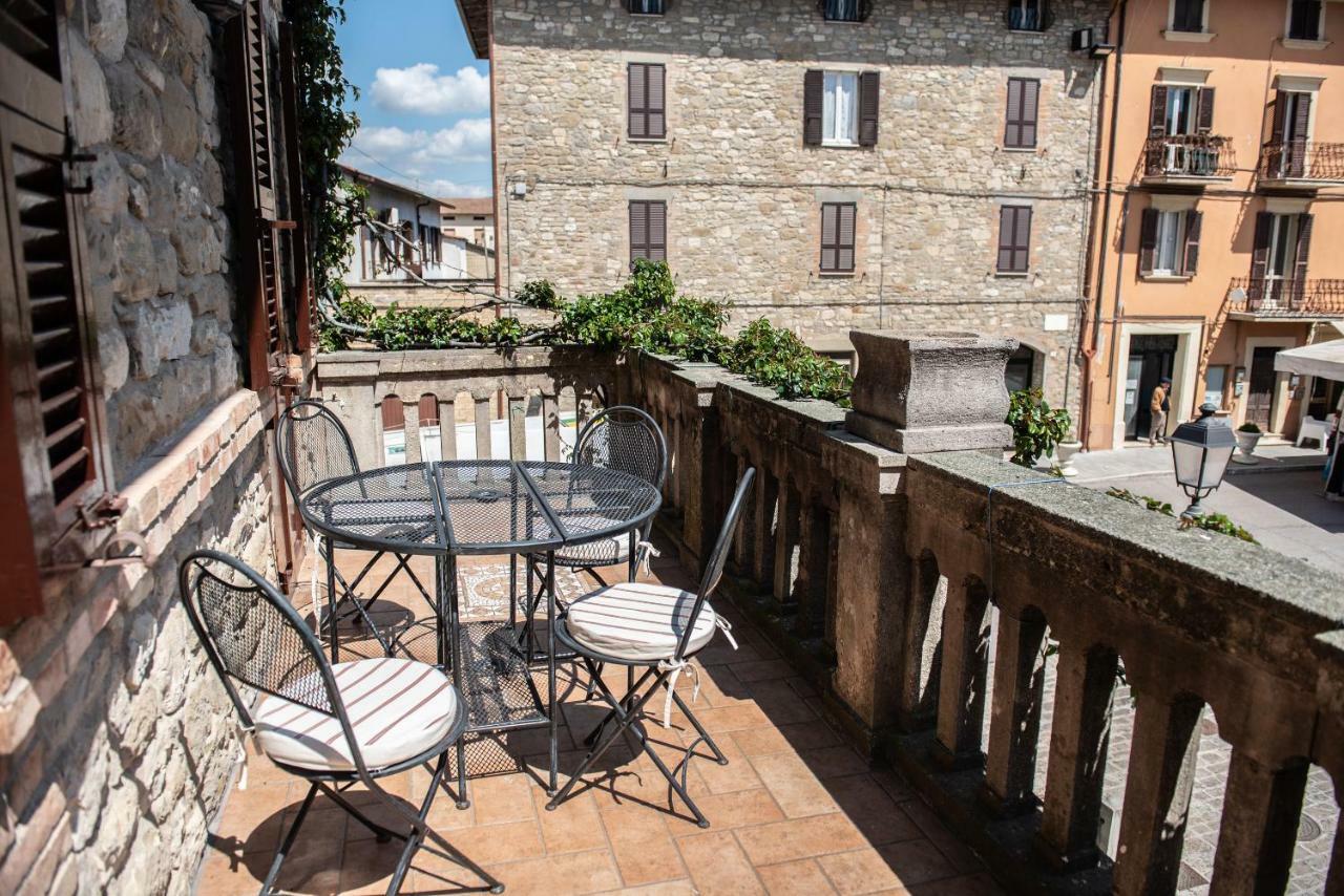 La Rosa Di Francesco Inn Valfabbrica Buitenkant foto